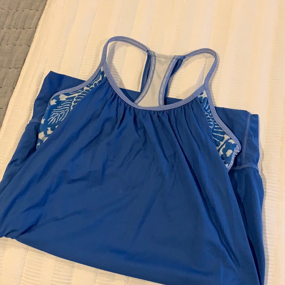 Lululemon Workout Tank Top w/ Built in Bra